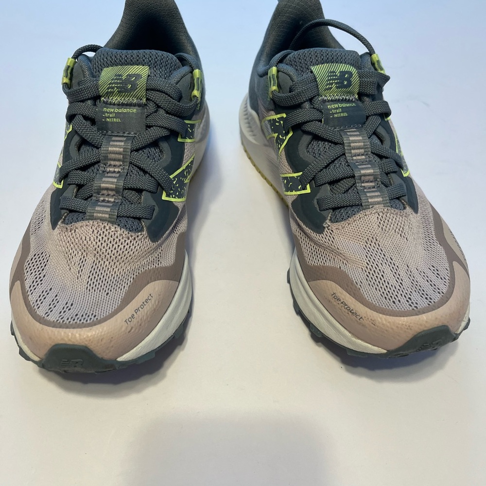 New Balance Women’s 6 Shoes Comfort Nitrel Trail Running Grey Pink Athletic - Picture 10 of 12